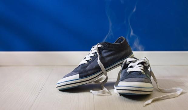 Praktische Methoden, um den Gestank aus Ihren Schuhen zu vertreiben
