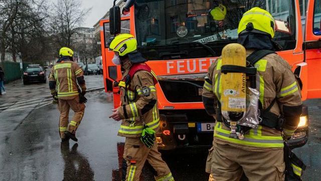 Feuerwehrleute als Impfgegner: Berliner Feuerwehr reagiert auf Video mit dem Titel Feuerwehrleute als Impfgegner: Berliner Feuerwehr reagiert auf Video mit dem Titel