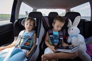 Warum sollten Kinder auch nach dem zwölften Geburtstag noch eine Sitzerhöhung verwenden? Warum sollten Kinder auch nach dem zwölften Geburtstag noch eine Sitzerhöhung verwenden?