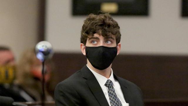 5. Kontroverse um Cameron Herrin: Fans verteidigen rücksichtslosen Raser trotz tragischem Unfall 5. Kontroverse um Cameron Herrin: Fans verteidigen rücksichtslosen Raser trotz tragischem Unfall