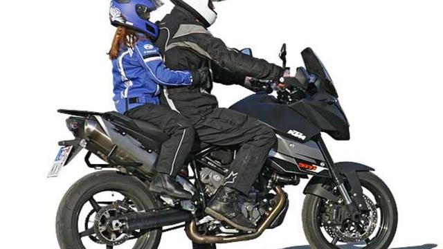 Verantwortung als Fahrer: Dinge, die Sie berücksichtigen müssen, wenn Sie einen Beifahrer mitnehmen. Verantwortung als Fahrer: Dinge, die Sie berücksichtigen müssen, wenn Sie einen Beifahrer mitnehmen.