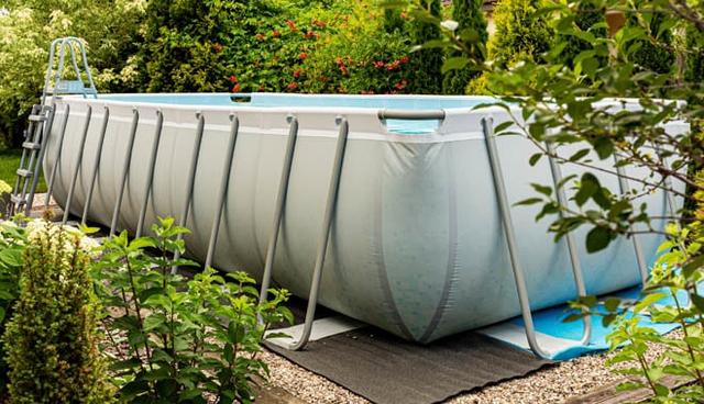 Welcher Untergrund ist am besten für deinen Pool geeignet? Welcher Untergrund ist am besten für deinen Pool geeignet?