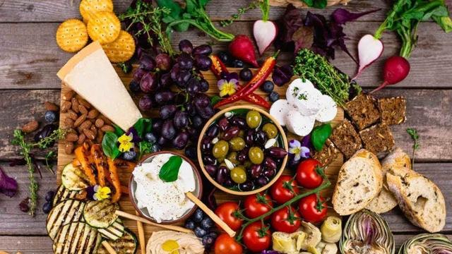 Antipasti-Teller: Die besten Zutaten und Variationen Antipasti-Teller: Die besten Zutaten und Variationen