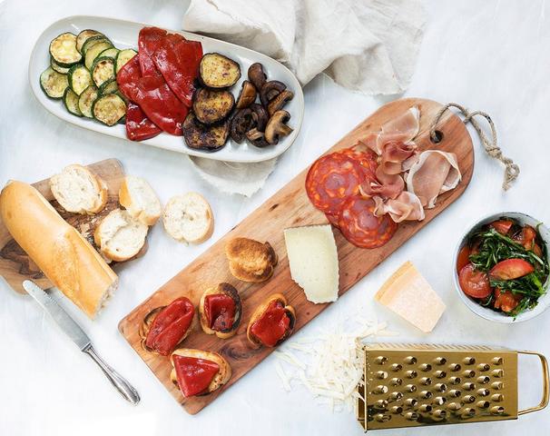 Vielfalt auf dem Teller: Die wichtigsten Komponenten für einen Antipasti-Teller Vielfalt auf dem Teller: Die wichtigsten Komponenten für einen Antipasti-Teller