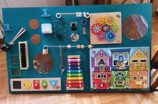 Alles über Motorikwände und Busy Boards: DIY-Ideen und häufige Fragen