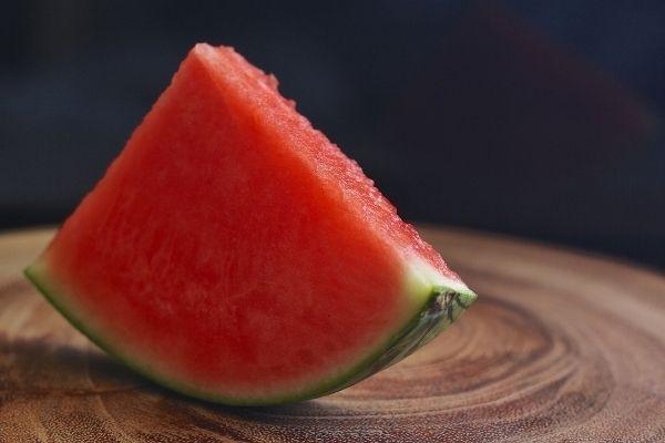 Wassermelone als Leckerli für Pferde: Das solltest du beachten Wassermelone als Leckerli für Pferde: Das solltest du beachten