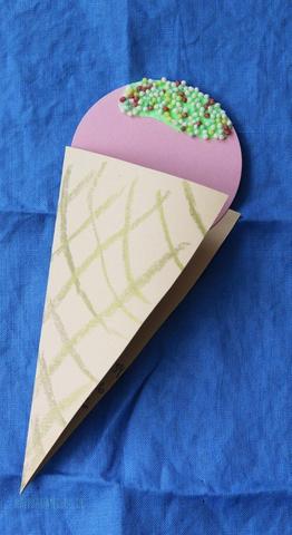 Mini Eistüten als coole Einladungen zum Kindergeburtstag basteln Mini Eistüten als coole Einladungen zum Kindergeburtstag basteln