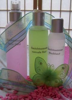 Selbstgemachtes Gesichtswasser mit Kräutern aus dem Garten: Sanfte Pflege für jeden Hauttyp Selbstgemachtes Gesichtswasser mit Kräutern aus dem Garten: Sanfte Pflege für jeden Hauttyp