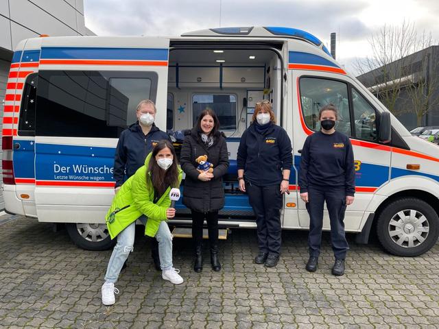 Engagement für andere: FFH-Moderatorin übergibt 5000 Euro-Spende an ASB Hessen Engagement für andere: FFH-Moderatorin übergibt 5000 Euro-Spende an ASB Hessen