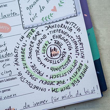 Tipps und Ideen: Freundebuch selber gestalten für Erwachsene Tipps und Ideen: Freundebuch selber gestalten für Erwachsene