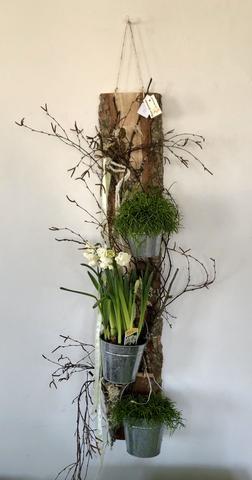 Natürliche Floristik: Selbstgemachte Frühlingsdeko mit Trockenblumen Natürliche Floristik: Selbstgemachte Frühlingsdeko mit Trockenblumen