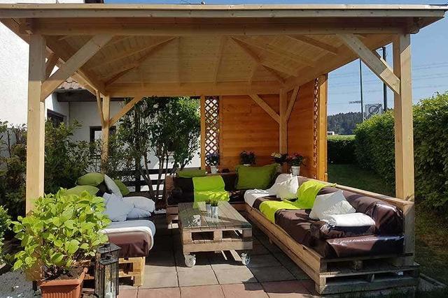 Kreative Idee: Eine individuelle Gartenlounge selbst gestalten und bauen Kreative Idee: Eine individuelle Gartenlounge selbst gestalten und bauen