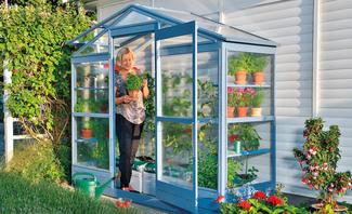 DIY-Projekt: So bauen Sie ein kleines Foliengewächshaus aus einem Metallregal und Folie DIY-Projekt: So bauen Sie ein kleines Foliengewächshaus aus einem Metallregal und Folie