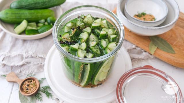 Traditionelle Gewürzgurken selber machen: Einfache Rezepte für den modernen Speiseplan Traditionelle Gewürzgurken selber machen: Einfache Rezepte für den modernen Speiseplan
