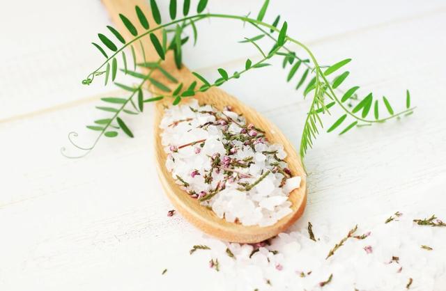 Zeitpunkt für die erste Mahlzeit nach der Einnahme von Glaubersalz Zeitpunkt für die erste Mahlzeit nach der Einnahme von Glaubersalz