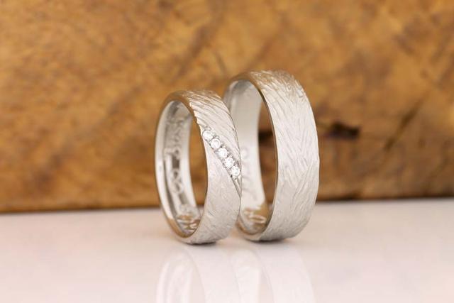 Hochzeitsvorbereitungen der besonderen Art: Schmiede deine eigenen Trauringe Hochzeitsvorbereitungen der besonderen Art: Schmiede deine eigenen Trauringe