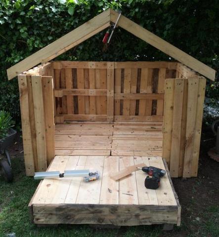 Bauanleitung für eine Hundehütte aus recycelten Paletten