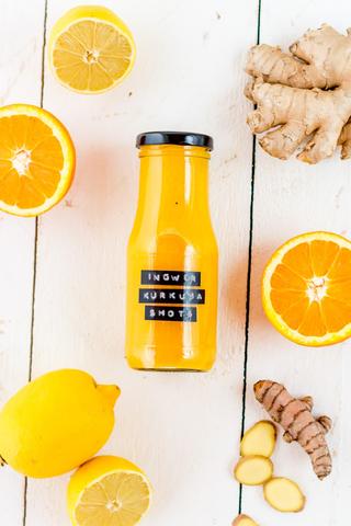 Ingwer-Kurkuma-Shot selber machen: Gesundheitsbooster mit individueller Süßungsmittelwahl Ingwer-Kurkuma-Shot selber machen: Gesundheitsbooster mit individueller Süßungsmittelwahl
