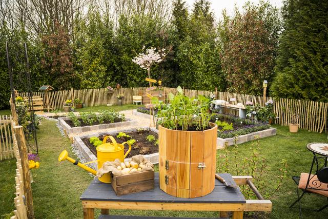 Praktische Lösung für kleine Gärten und Balkone: Bau deinen eigenen Kartoffelturm Praktische Lösung für kleine Gärten und Balkone: Bau deinen eigenen Kartoffelturm