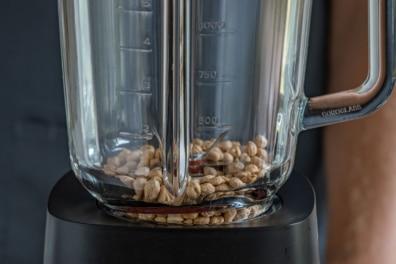 Küchenzauber: Selbstgemachtes Kichererbsenmehl für vielseitigen Genuss Küchenzauber: Selbstgemachtes Kichererbsenmehl für vielseitigen Genuss