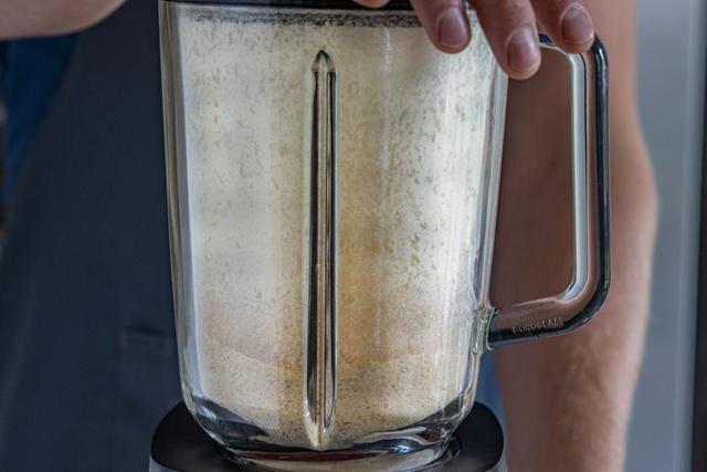 Von der Bohne zum Mehl: Wie du Kichererbsenmehl zu Hause machst Von der Bohne zum Mehl: Wie du Kichererbsenmehl zu Hause machst