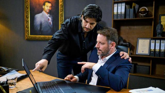 Justus auf der Suche nach Jennys Doppelgängerin: Ein Hinweis für eine Million Euro Justus auf der Suche nach Jennys Doppelgängerin: Ein Hinweis für eine Million Euro