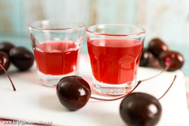 Selbstgemachter Kirschlikör: Fruchtiger Genuss für Zuhause Selbstgemachter Kirschlikör: Fruchtiger Genuss für Zuhause