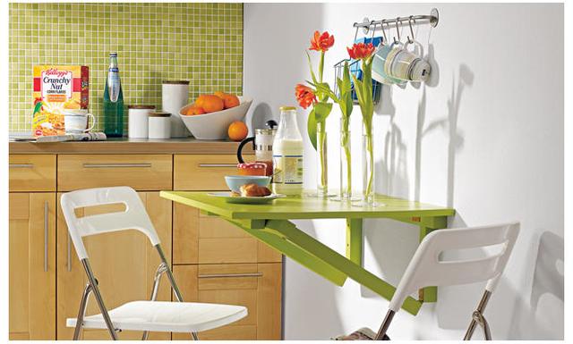 Multifunktionaler Klapptisch: Als Wandspiegel und Arbeitsfläche selbst bauen Multifunktionaler Klapptisch: Als Wandspiegel und Arbeitsfläche selbst bauen