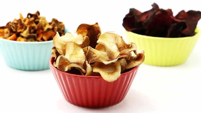 Chips selber machen mit der Heißluftfritteuse: Gesunder Snack für zwischendurch Chips selber machen mit der Heißluftfritteuse: Gesunder Snack für zwischendurch