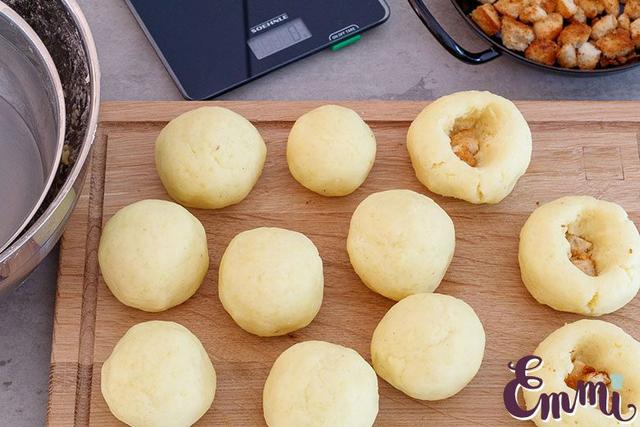 Perfekte Kartoffelklöße selbst gemacht: Schritt-für-Schritt-Anleitung Perfekte Kartoffelklöße selbst gemacht: Schritt-für-Schritt-Anleitung