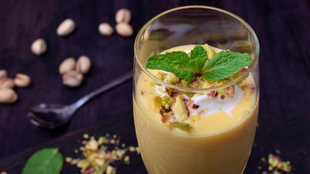 Zabaione mit Marsala: Ein traditionelles italienisches Dessert zum Verlieben Zabaione mit Marsala: Ein traditionelles italienisches Dessert zum Verlieben
