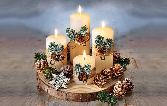 Basteln Sie Ihre eigenen Adventsgestecke für eine persönliche Note Basteln Sie Ihre eigenen Adventsgestecke für eine persönliche Note