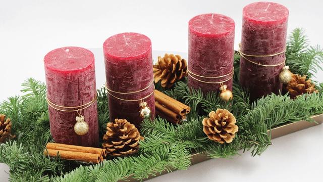 Natürliche Materialien und kreative Ideen: Adventsgestecke zum Selbermachen Natürliche Materialien und kreative Ideen: Adventsgestecke zum Selbermachen