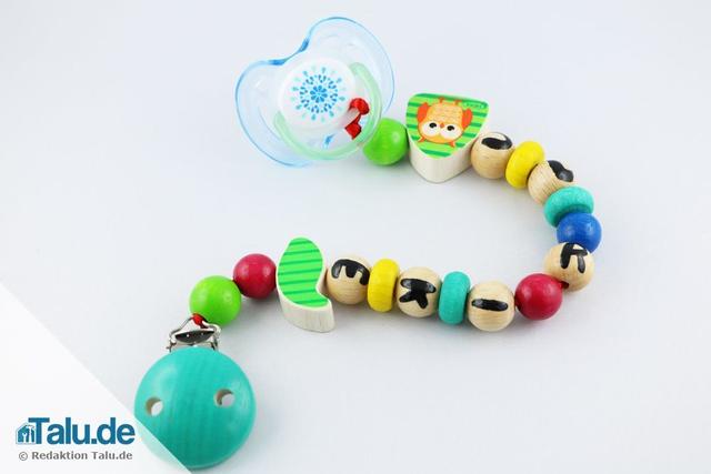 DIY-Schnullerketten-Set: Individuelle Nuggikette basteln DIY-Schnullerketten-Set: Individuelle Nuggikette basteln