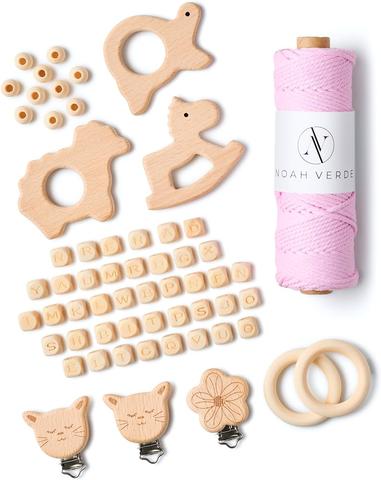 Praktisches und schönes Geschenk: Schnullerkette mit Namen selbst gemacht Praktisches und schönes Geschenk: Schnullerkette mit Namen selbst gemacht