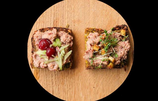 Tomatenaufstrich mit mediterranem Flair: Leberwurst selber machen (+3 Variationen) Tomatenaufstrich mit mediterranem Flair: Leberwurst selber machen (+3 Variationen)