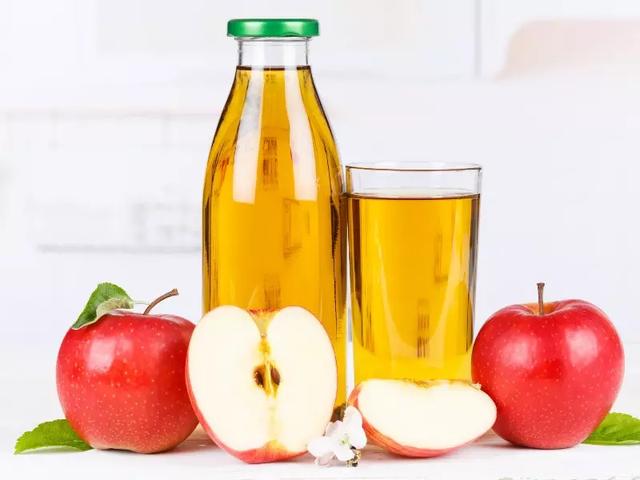 Hausgemachter Apfelsaft ohne Entsafter: Frische und leckere Alternative