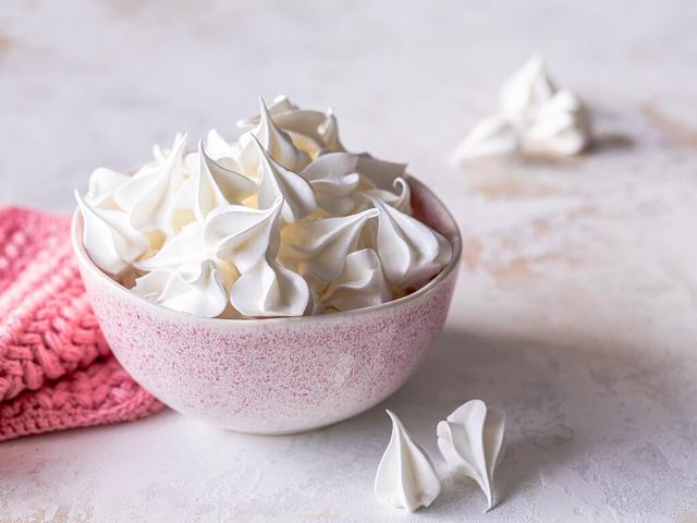Perfekte Baisertuffs selbst gemacht: Tipps und Tricks Perfekte Baisertuffs selbst gemacht: Tipps und Tricks
