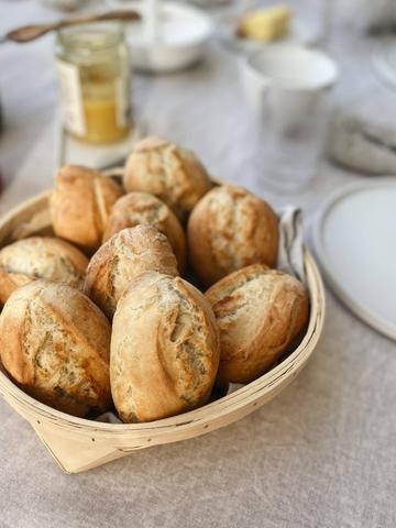 Schritt-für-Schritt-Anleitung: Brötchen mit Trockenhefe backen Schritt-für-Schritt-Anleitung: Brötchen mit Trockenhefe backen
