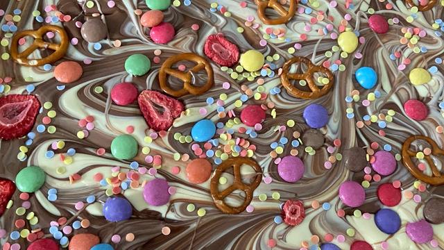 Schnelle und einfache Anleitung zur Herstellung von Bruchschokolade