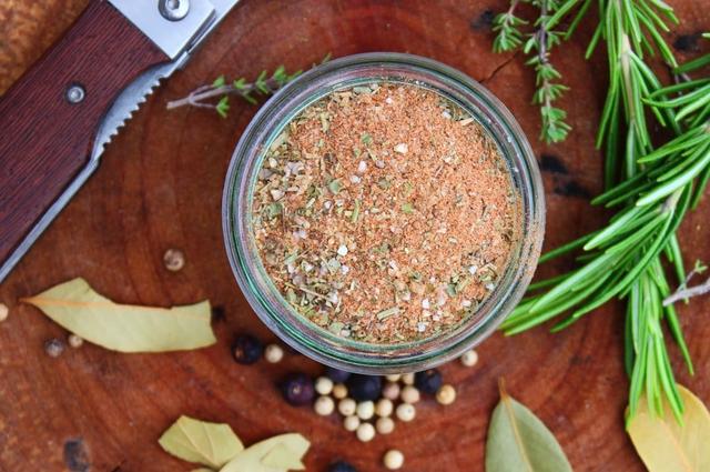 Schnelle und haltbare Gewürzmischung für Wildgerichte selber machen Schnelle und haltbare Gewürzmischung für Wildgerichte selber machen