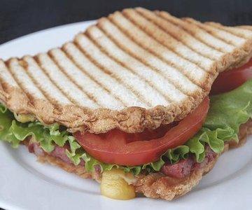 Kreative Ideen für selbstgemachte Paninis: Belag-Variationen und Tipps für den perfekten Geschmack Kreative Ideen für selbstgemachte Paninis: Belag-Variationen und Tipps für den perfekten Geschmack