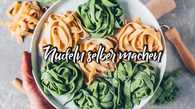 Kreative Variationen: Nudelteig mit Kräutern und natürlichen Farben Kreative Variationen: Nudelteig mit Kräutern und natürlichen Farben