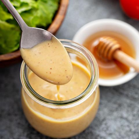 Einfache Salatsauce selbst gemacht - Tipps und Tricks Einfache Salatsauce selbst gemacht - Tipps und Tricks
