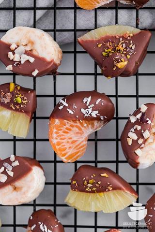 Selbstgemachte Schokofrüchte: Köstlicher Snack für den Nachmittag Selbstgemachte Schokofrüchte: Köstlicher Snack für den Nachmittag