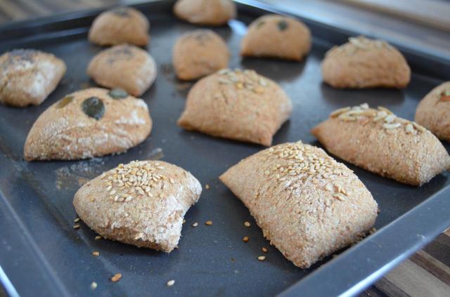 Leckere Vollkornbrötchen zum Selberbacken - Gesunde und einfache ...