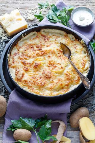 Schritt-für-Schritt-Anleitung für ein gelungenes Kartoffelgratin aus eigener Küche Schritt-für-Schritt-Anleitung für ein gelungenes Kartoffelgratin aus eigener Küche