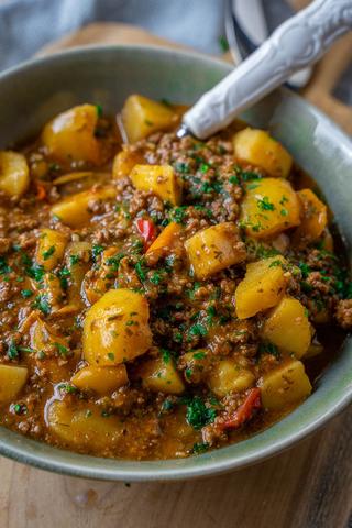 Köstlicher Hackfleisch-Eintopf: Bauerntopf einfach selber machen Köstlicher Hackfleisch-Eintopf: Bauerntopf einfach selber machen