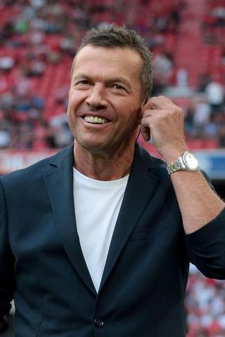 Wie alt ist Lothar Matthäus? Ein Blick auf das Alter der Fußballlegende Wie alt ist Lothar Matthäus? Ein Blick auf das Alter der Fußballlegende