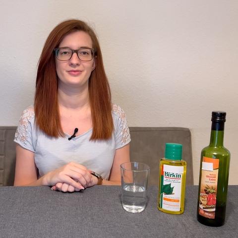 Der ideale Weg, um verknotete Mähne oder dreckigen Schweif vorzubeugen: Mähnenspray selber machen Der ideale Weg, um verknotete Mähne oder dreckigen Schweif vorzubeugen: Mähnenspray selber machen